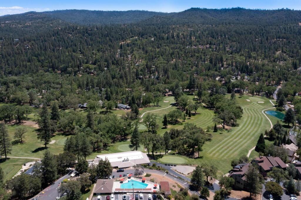 New Luxury Lake House In Pine Mountain Lake Close To Yosemite! Perfect For All Seasons! Great For Retreats, Getaways, Celebrations, And More! Groveland Bagian luar foto