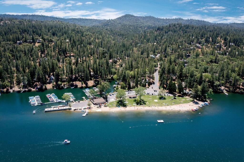 New Luxury Lake House In Pine Mountain Lake Close To Yosemite! Perfect For All Seasons! Great For Retreats, Getaways, Celebrations, And More! Groveland Bagian luar foto