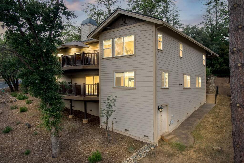 New Luxury Lake House In Pine Mountain Lake Close To Yosemite! Perfect For All Seasons! Great For Retreats, Getaways, Celebrations, And More! Groveland Bagian luar foto