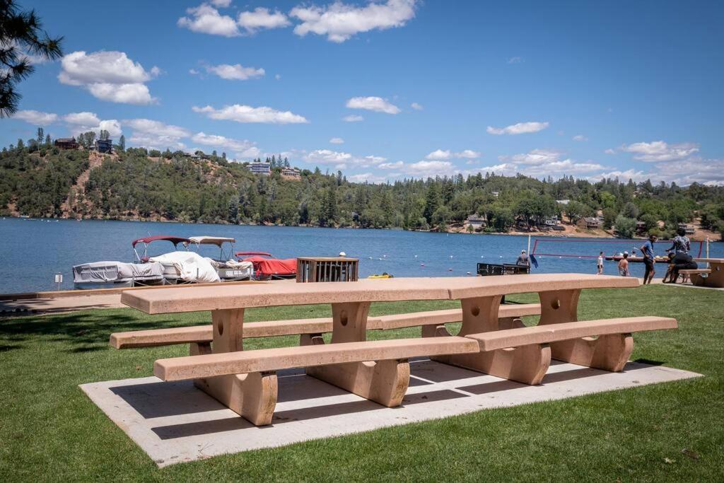 New Luxury Lake House In Pine Mountain Lake Close To Yosemite! Perfect For All Seasons! Great For Retreats, Getaways, Celebrations, And More! Groveland Bagian luar foto