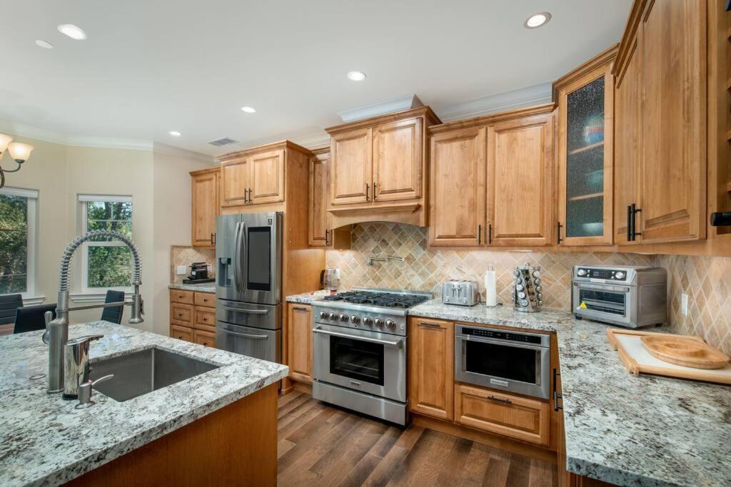 New Luxury Lake House In Pine Mountain Lake Close To Yosemite! Perfect For All Seasons! Great For Retreats, Getaways, Celebrations, And More! Groveland Bagian luar foto