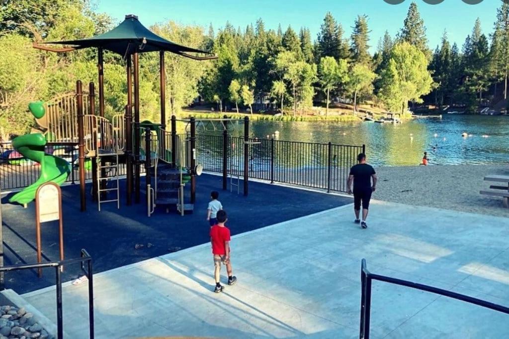 New Luxury Lake House In Pine Mountain Lake Close To Yosemite! Perfect For All Seasons! Great For Retreats, Getaways, Celebrations, And More! Groveland Bagian luar foto