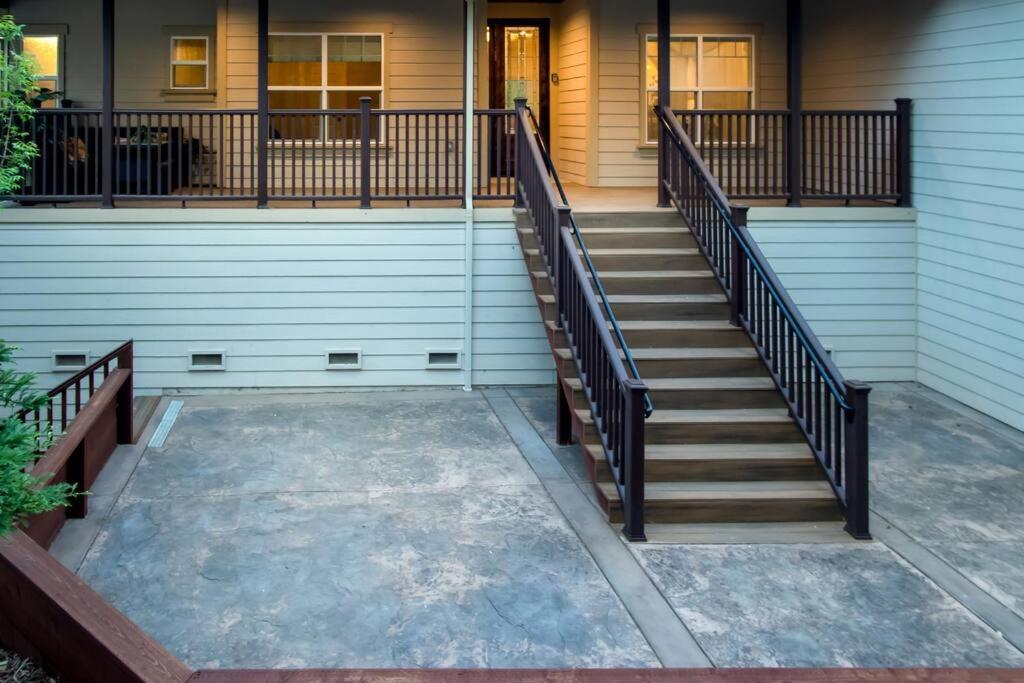 New Luxury Lake House In Pine Mountain Lake Close To Yosemite! Perfect For All Seasons! Great For Retreats, Getaways, Celebrations, And More! Groveland Bagian luar foto