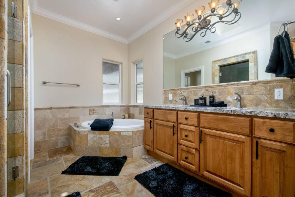 New Luxury Lake House In Pine Mountain Lake Close To Yosemite! Perfect For All Seasons! Great For Retreats, Getaways, Celebrations, And More! Groveland Bagian luar foto