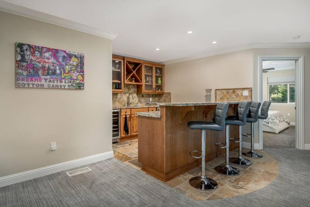 New Luxury Lake House In Pine Mountain Lake Close To Yosemite! Perfect For All Seasons! Great For Retreats, Getaways, Celebrations, And More! Groveland Bagian luar foto