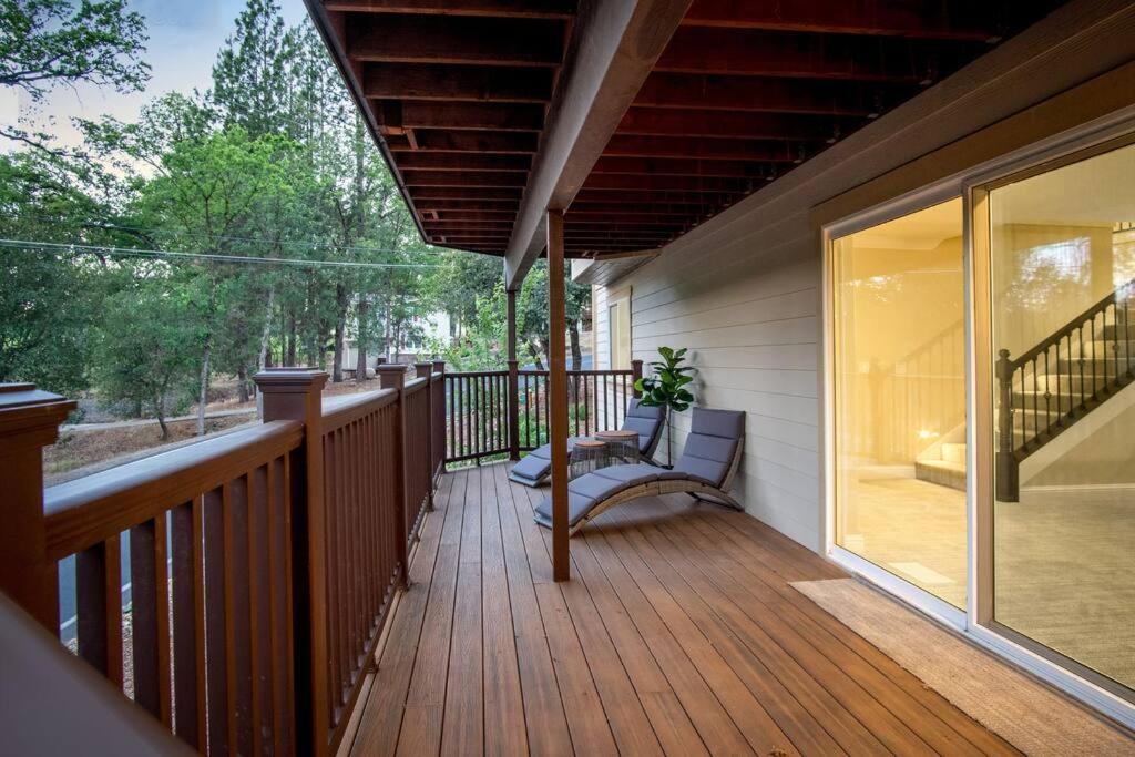 New Luxury Lake House In Pine Mountain Lake Close To Yosemite! Perfect For All Seasons! Great For Retreats, Getaways, Celebrations, And More! Groveland Bagian luar foto