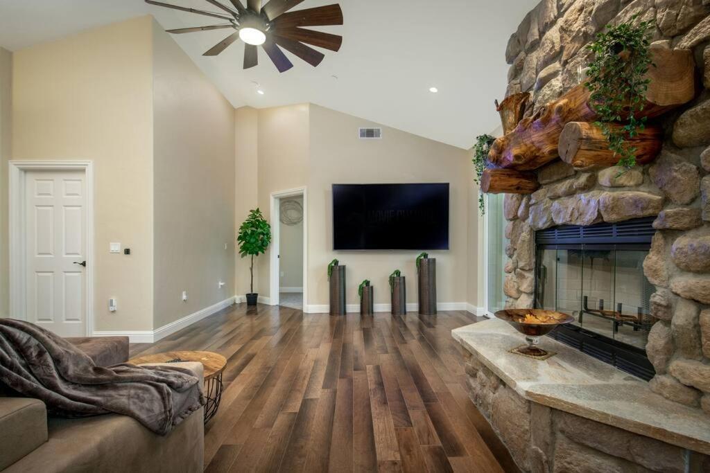 New Luxury Lake House In Pine Mountain Lake Close To Yosemite! Perfect For All Seasons! Great For Retreats, Getaways, Celebrations, And More! Groveland Bagian luar foto